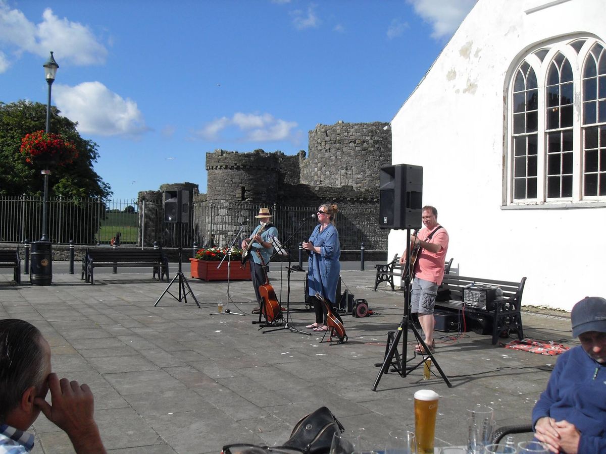 Miv, Kev and Dave Live at Castle Square, Beaumaris