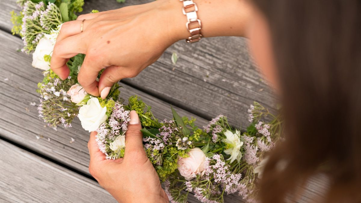 Workshop: Flower Crowns