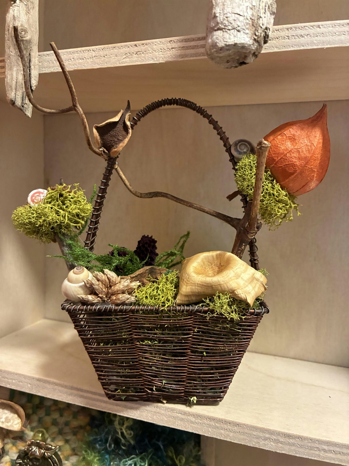 Whimsical miniature nature arrangements workshop