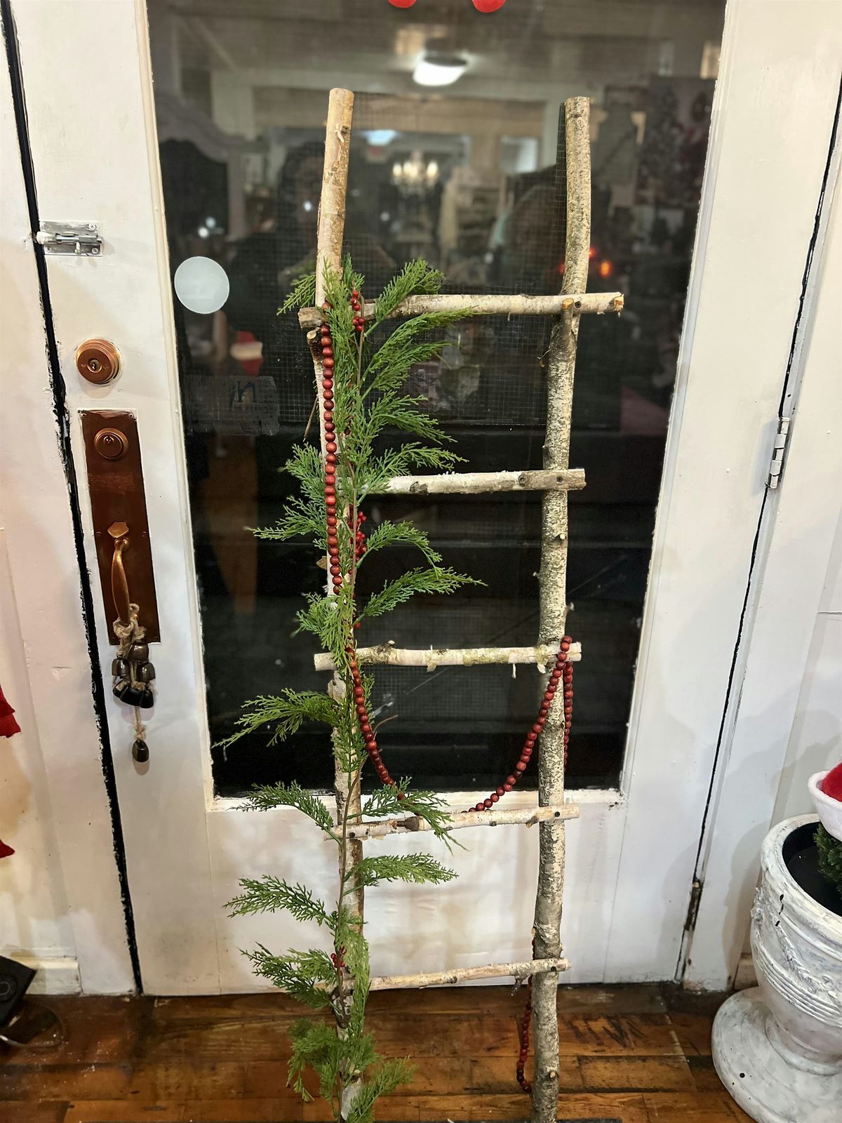 Build a birch log ladder with Karen !