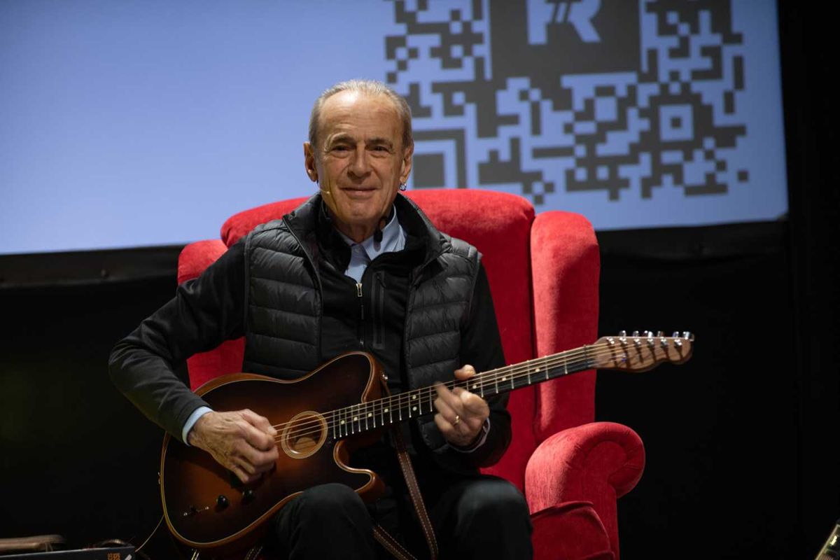 Francis Rossi at Sheffield City Hall