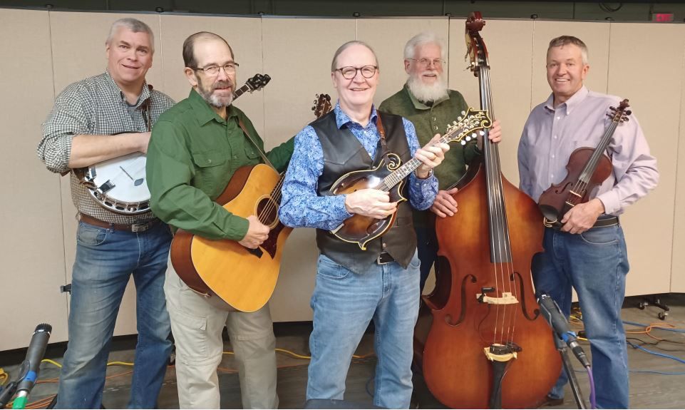 Mountain Moon Bluegrass: Cabin Fever String Band