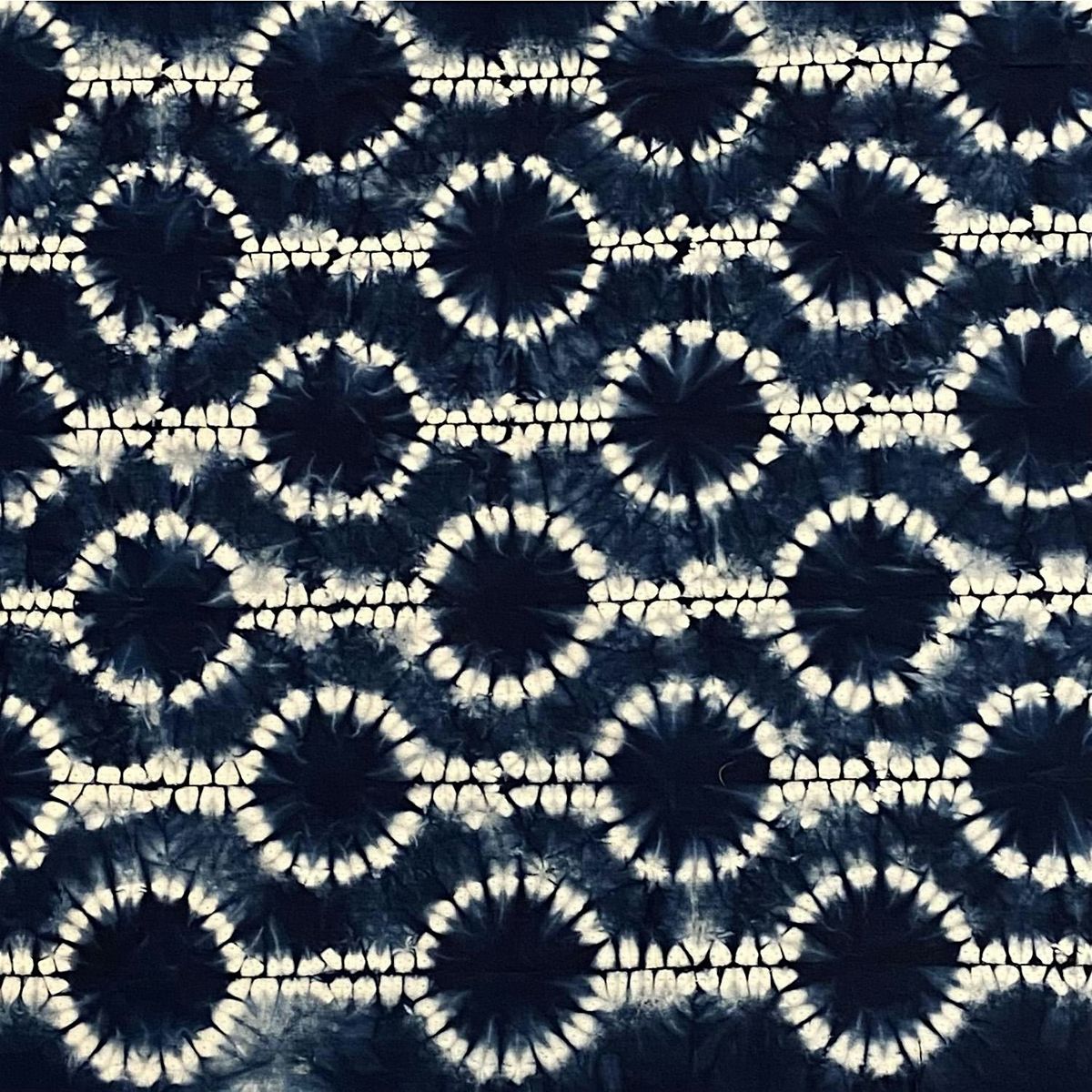 Hishaki-nui (stitch on the fold) Shibori with indigo (Studio)