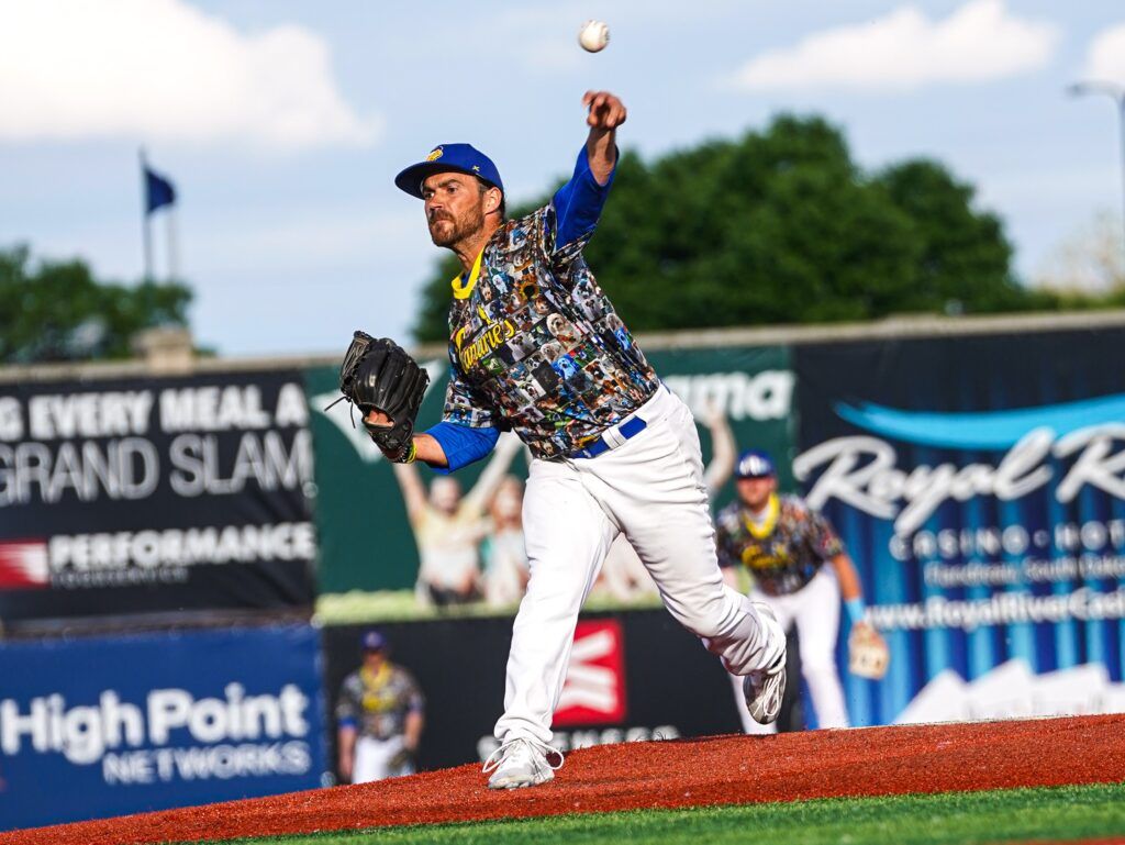 Sioux Falls Canaries vs. Cleburne Railroaders