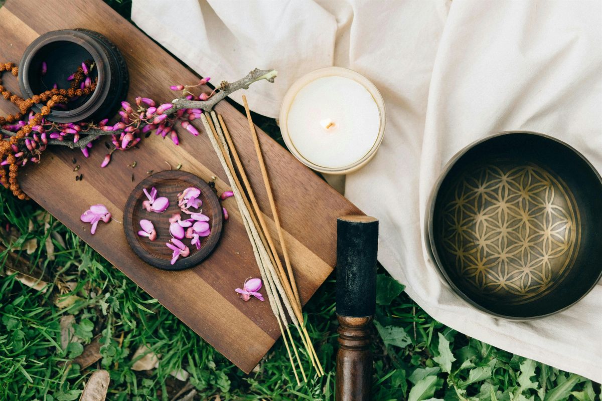 Calm & Connect: Holiday Stress Relief and Aromatherapy for Women in Midlife