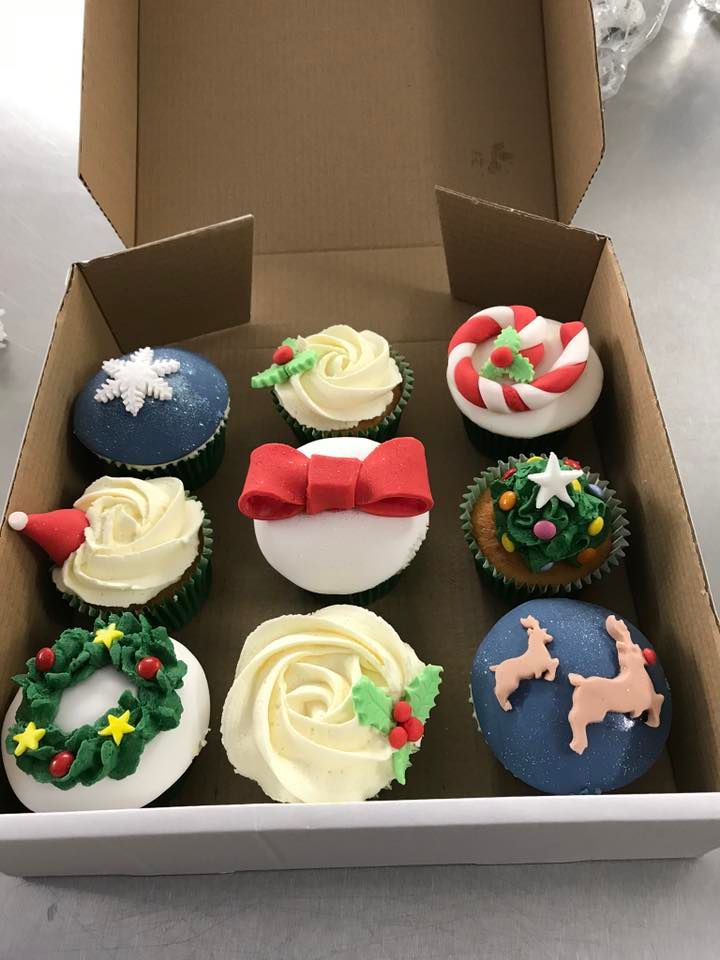 Children\u2019s Christmas cupcakes class 