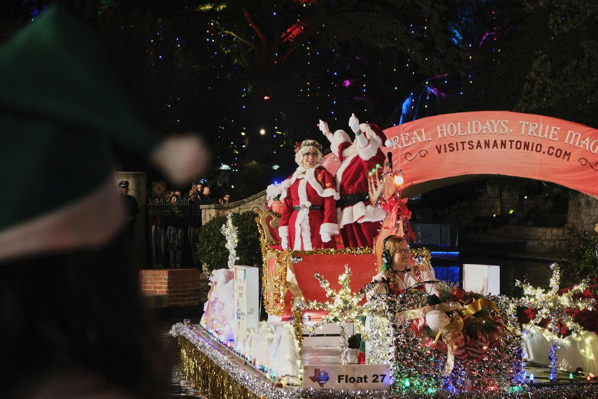 2025 Ford Holiday River Parade Experience | San Antonio Riverwalk