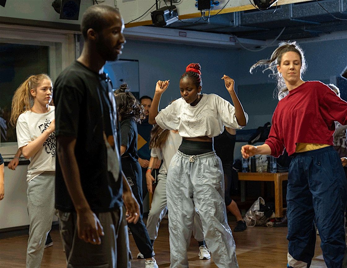 Hip-Hop Dance Class Beginner - Groove in Focus