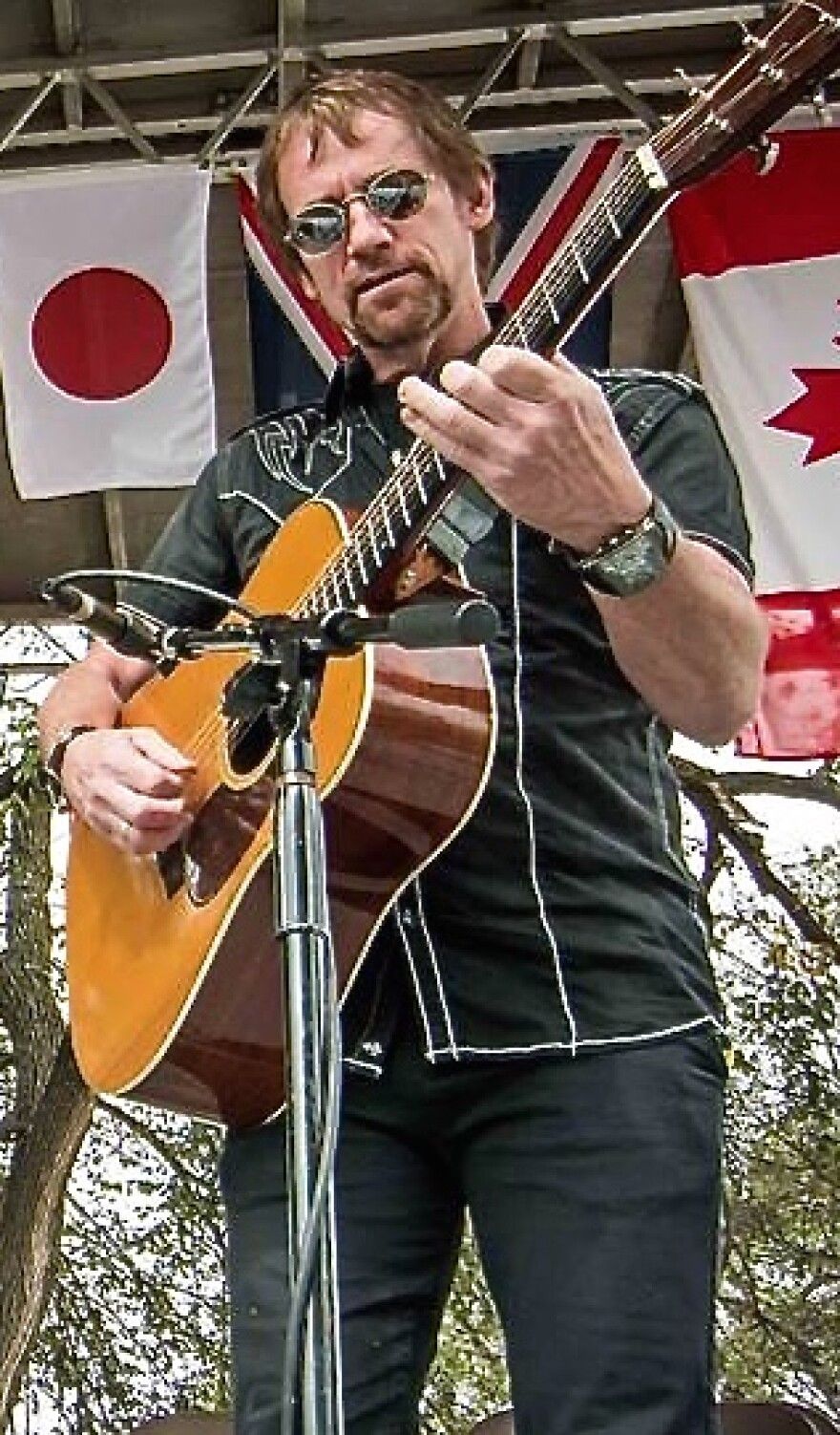 Brad Davis and the Shredheadz at Love and War in Texas