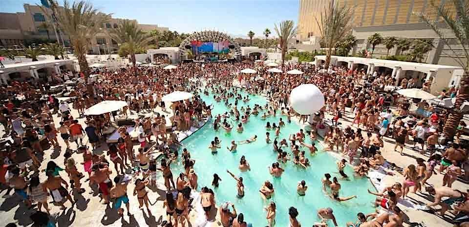 DAYLIGHT BEACH CLUB FRIDAYS ( BEST HIP HOP POOL PARTY IN VEGAS)