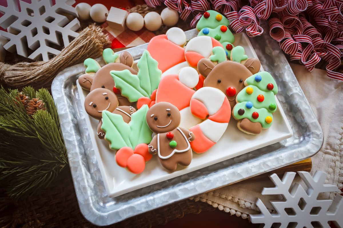 Christmas Cookie Decorating Class @ Olive & Oak 