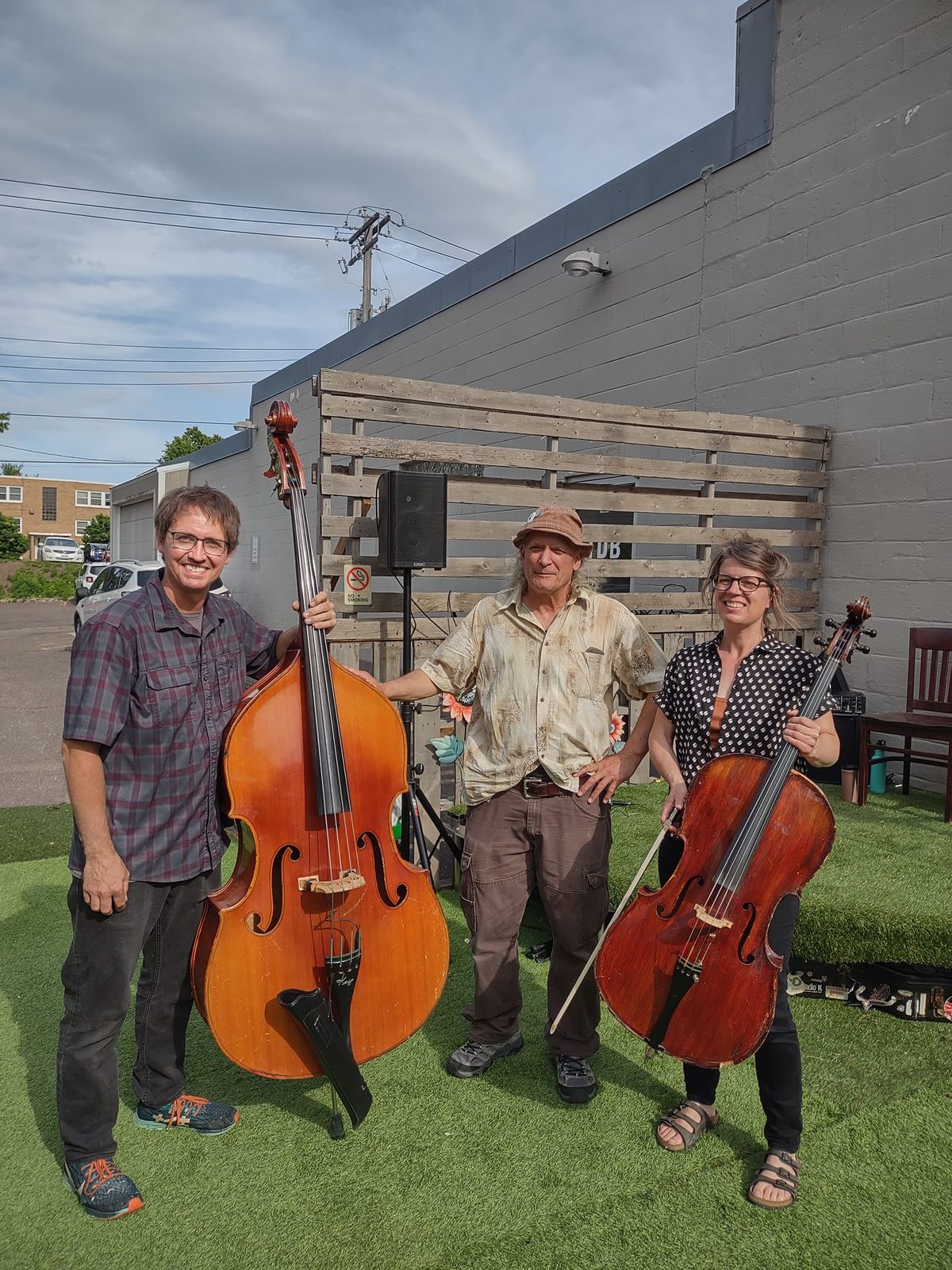 Uncle Dan's String Band at Waldmann's Biergarten