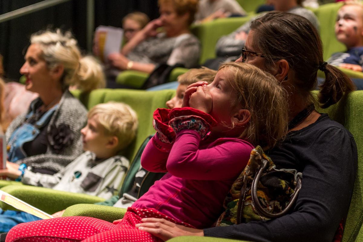 Poppentheater: Sinterklaas en de lege schoentjes (3+)