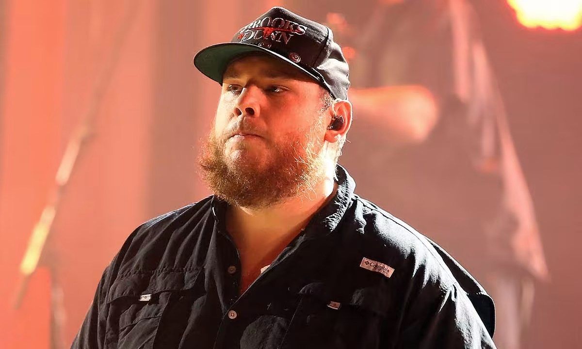 Luke Combs - Growin Up and Gettin Old Tour