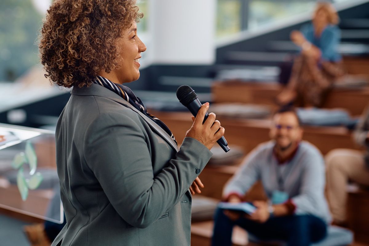 Professional Speaking: Delivering Powerful Presentations 