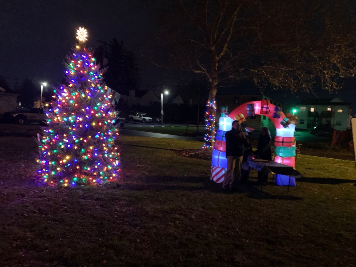 Holiday Tree Lighting