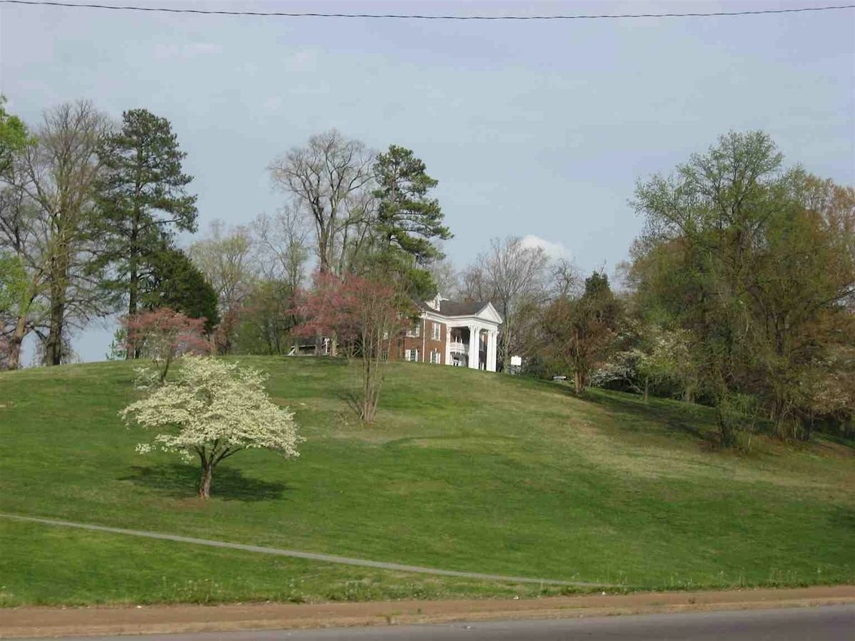 Clarksville Audio Tour: Campus Legends & Historic Gems of Austin Peay