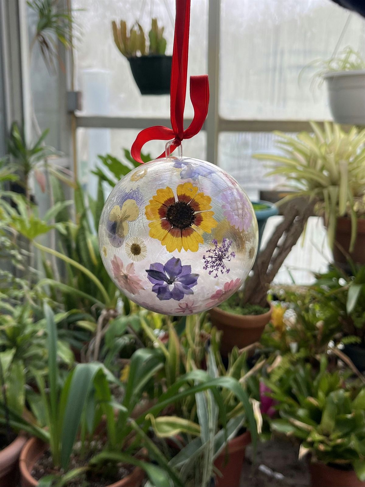 Crafting Cheer: Create Your Own Ornament at the Garden