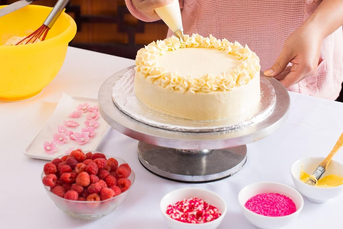 Make & Take: Cake Decorating Basics
