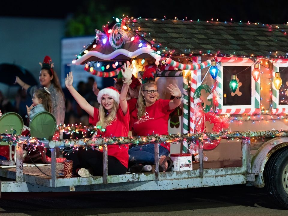 Hometown Christmas Parade, presented by Citizens Federal Savings and Loan