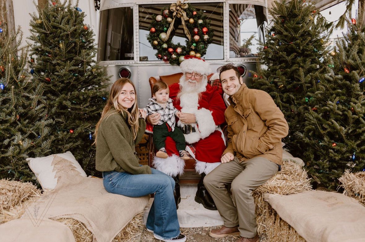 Photos with Santa at The Local !