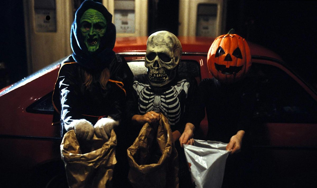 HALLOWEEN III: SEASON OF THE WITCH  on the Big Screen! (Fri Oct 31-9:15pm)