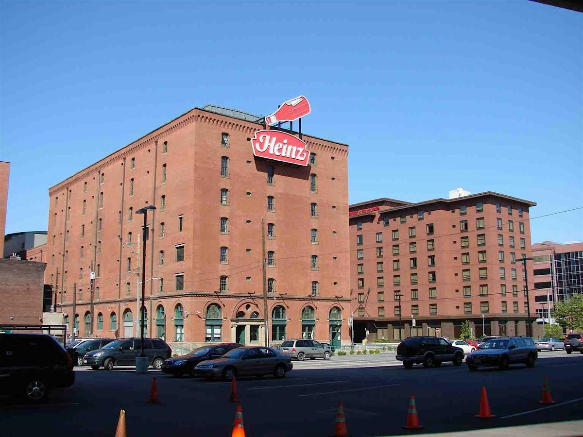 Pittsburgh Audio Tour: Echoes of Industry and Immigrant Spirits