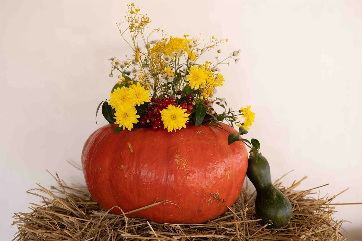 Blooms & Ghouls: Halloween Flower Pumpkin Arrangements