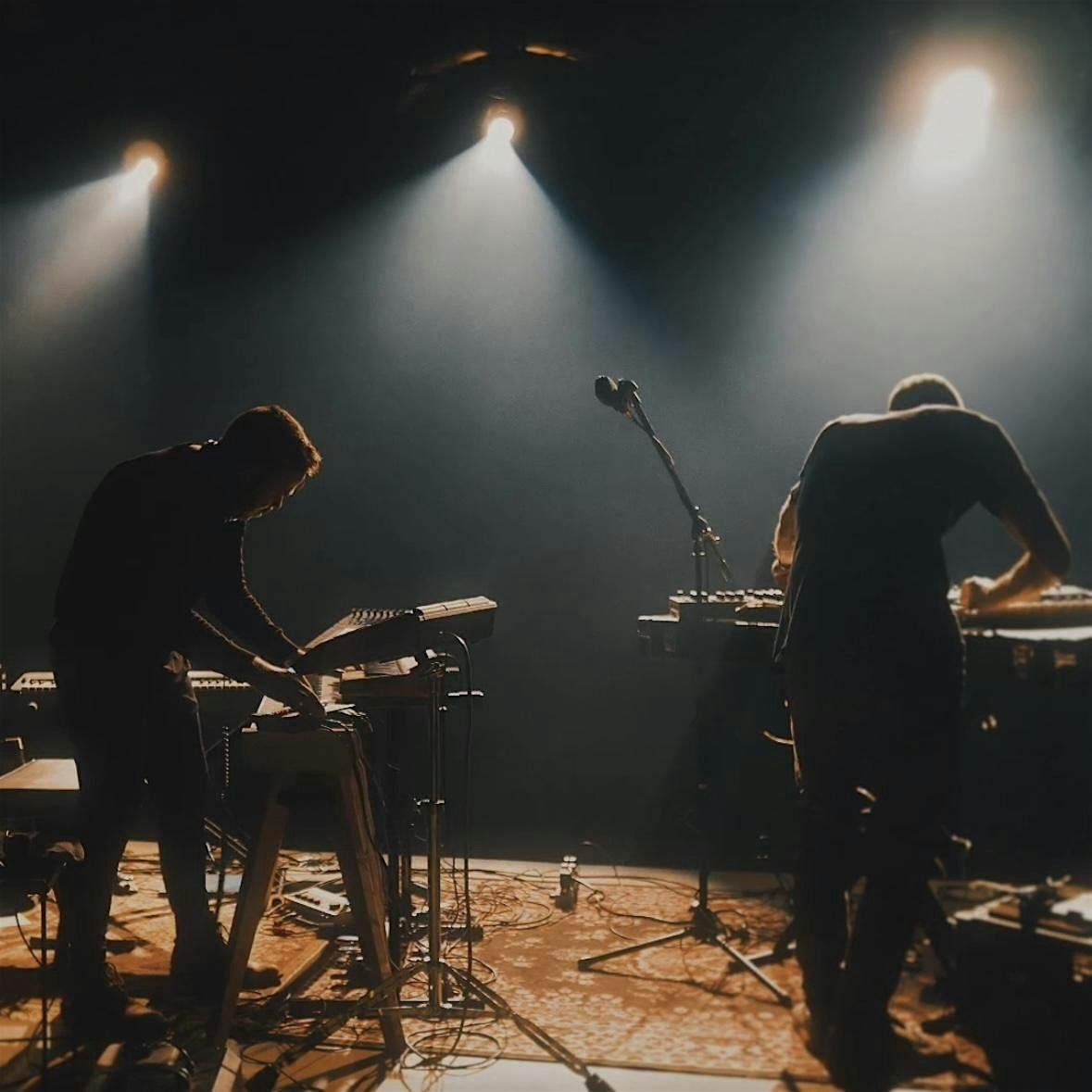 Philip Daniel\/Elskavon live at MBX