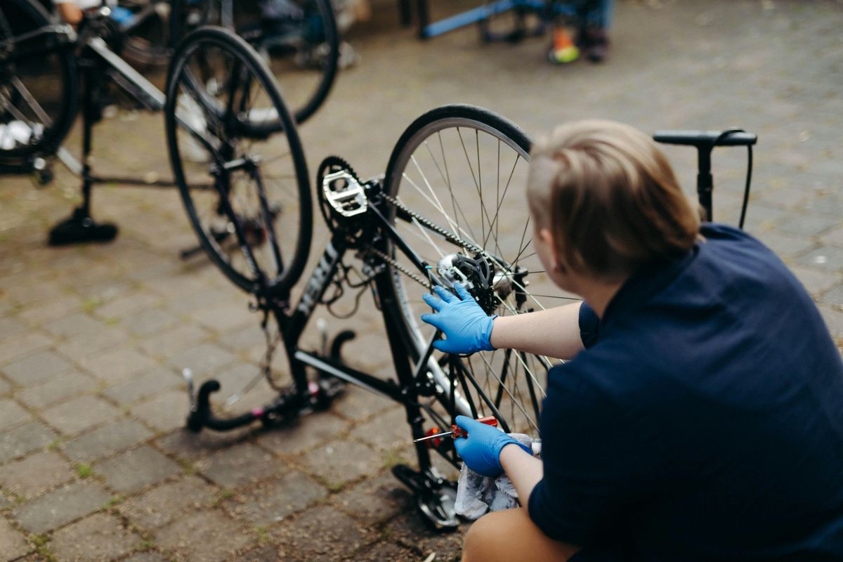 Saturday School: Drivetrain Maintenance and Derailleur Adjustment