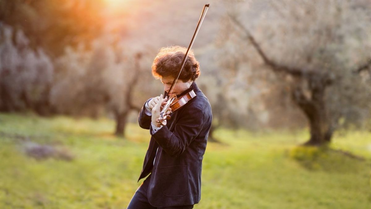 Augustin Hadelich in Recital