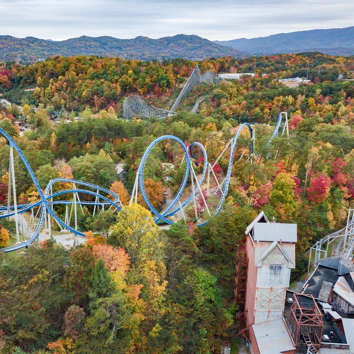 \ud83c\udfa2 A Day at Dollywood Weekend Getaway in Gatlinburg \ud83c\udf1f Just $249 Per Couple