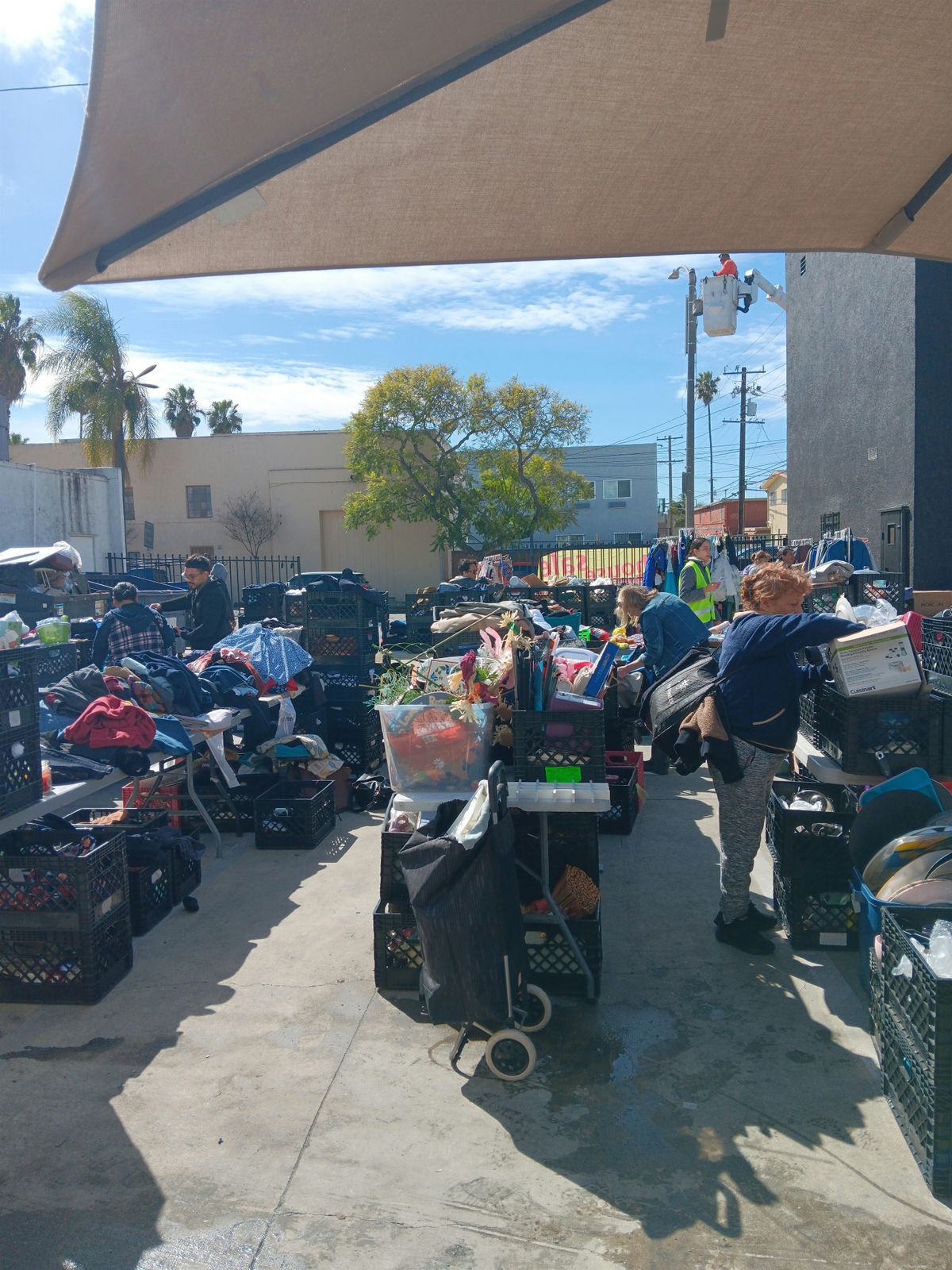 Giant Garage Sale \/ Community Sale \/ Estate Sale