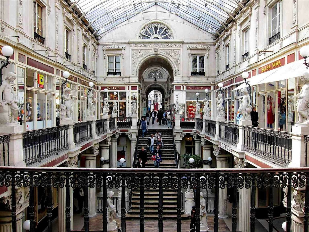 Nantes Audio Tour: Secrets of Commerce to Chapeau-Rouge