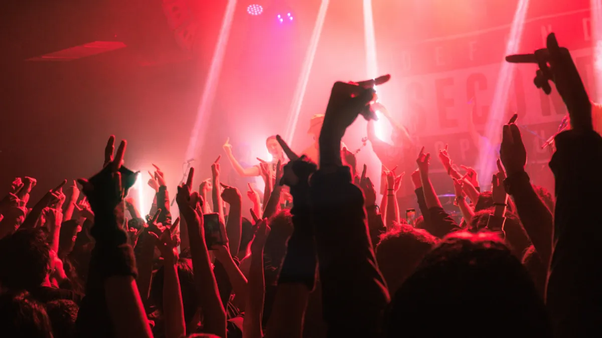 Second, \u00c7a\u011fr\u0131 Sinci, Hipersona in \u0130stanbul