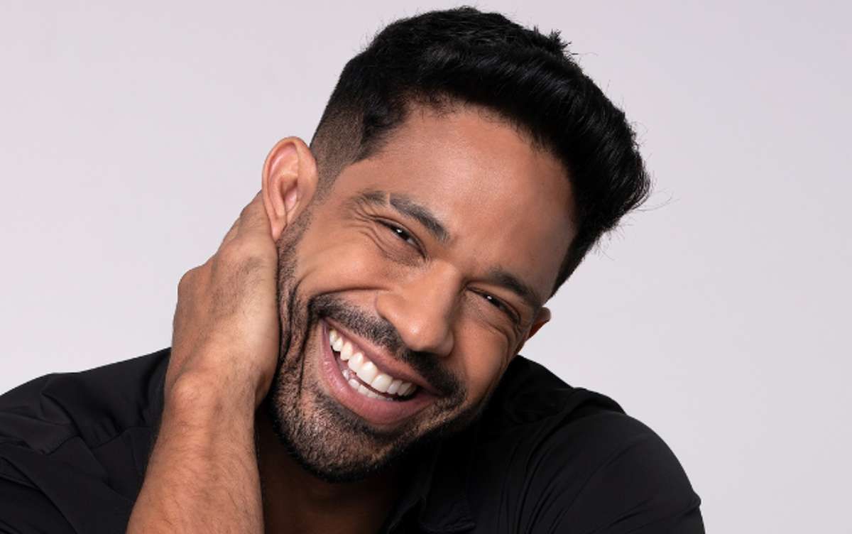 Roberto Jamillo - Spanish Performance