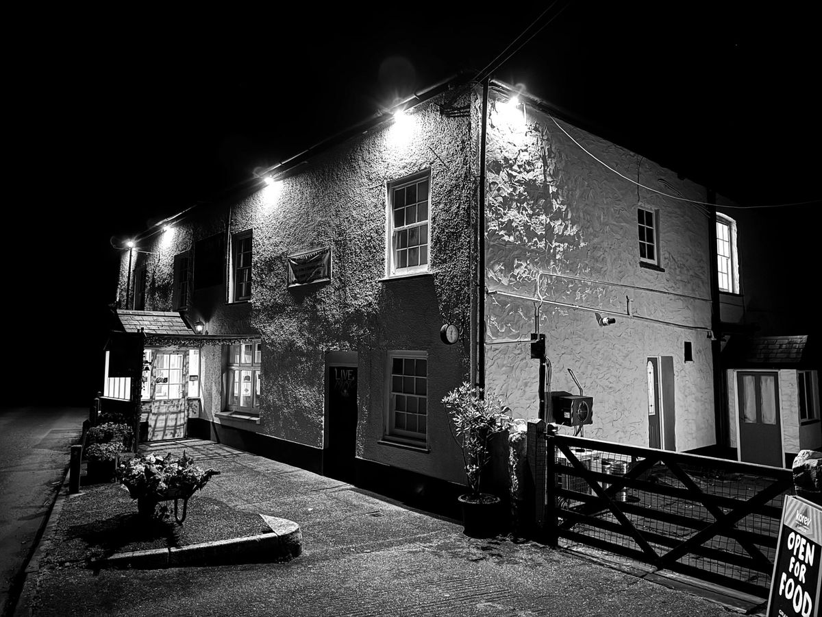 Portsmouth Arms Hotel - Overnight Ghost Hunt