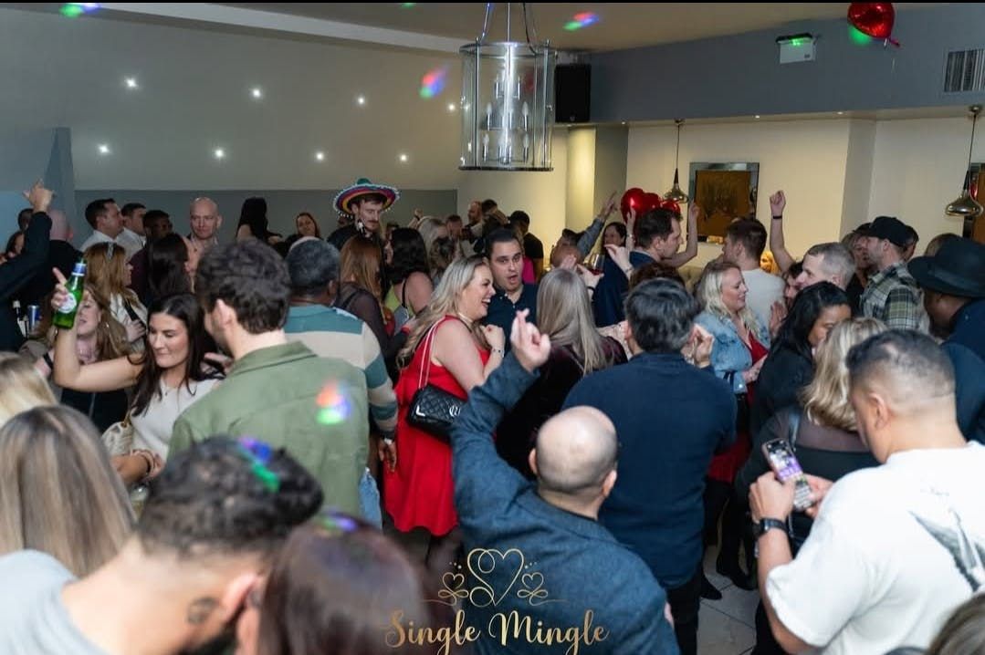 Single Mingle - 30's &amp; 40's Event - Friday 9th May 2025!