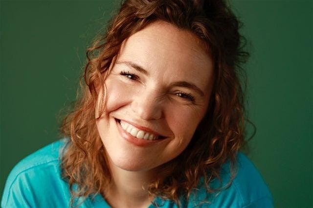 Beth Stelling (Crashing, NETFLIX)
