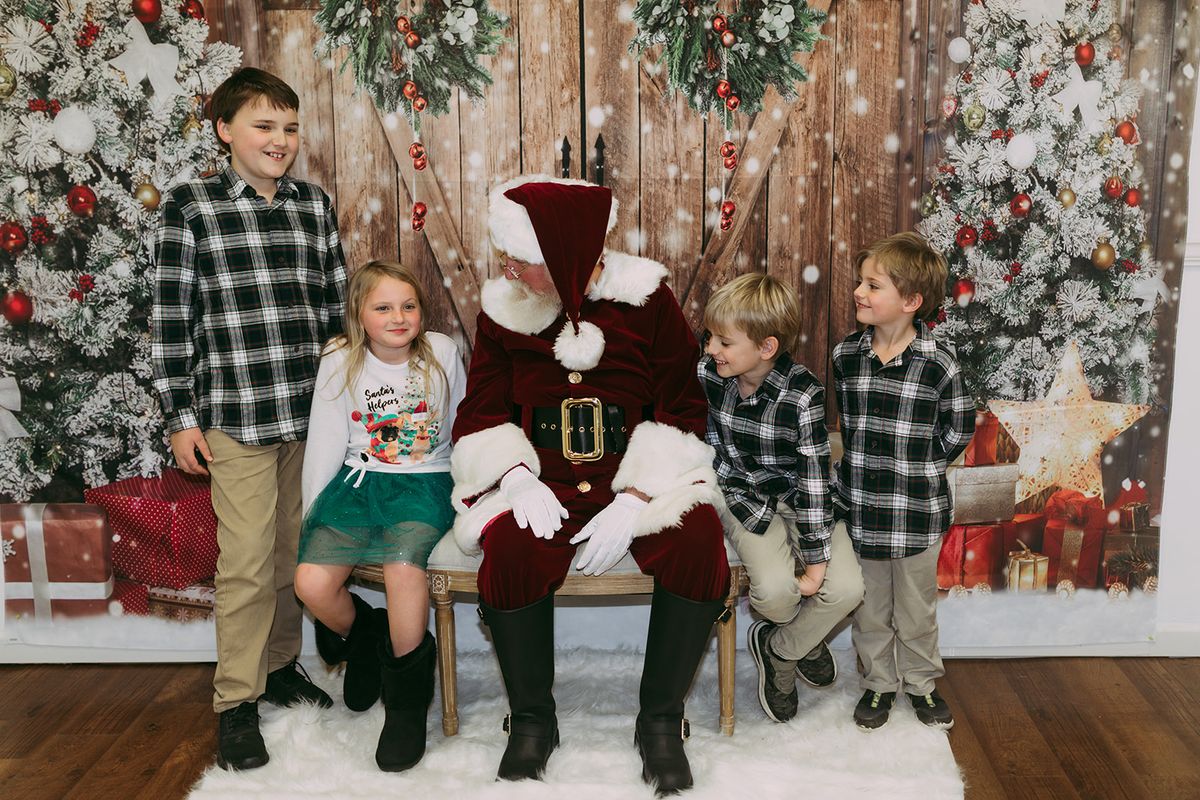 Santa at Brandon Leonard State Farm!