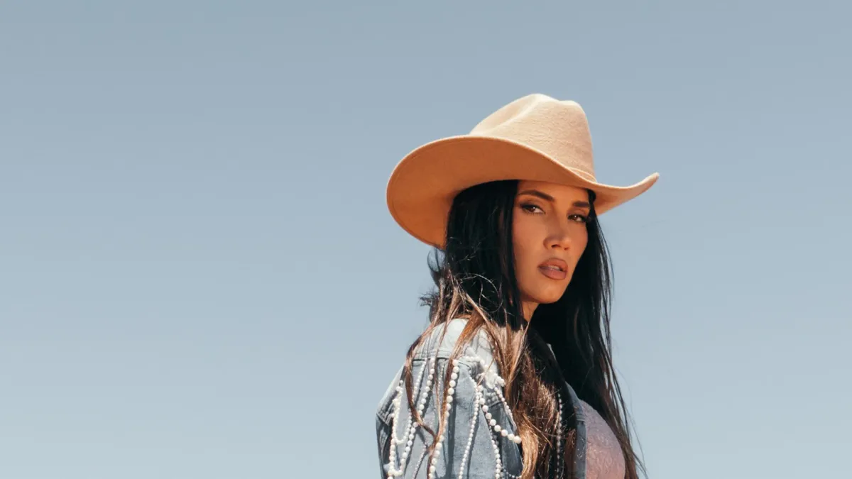 India Martinez in \u062f\u0628\u064a