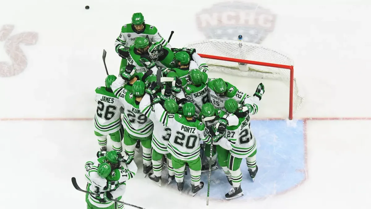 NCHC Quarterfinals: North Dakota Fighting Hawks at Omaha Mavericks