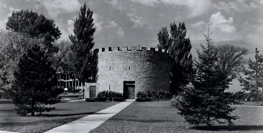 Lifelong Learners: The History of Fort Snelling\u2019s Round Tower