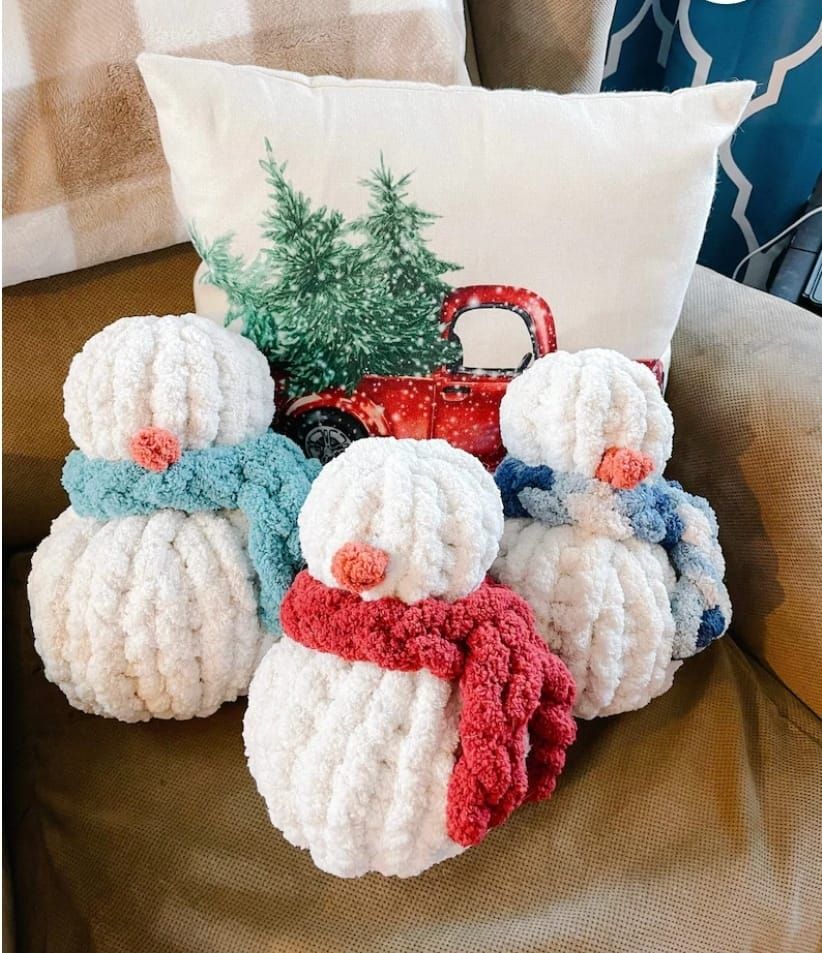 BOGO HOLIDAY WORKSHOP - SEW & CRAFT [ Chunky Yarn Snowman & Toss Pillow ]