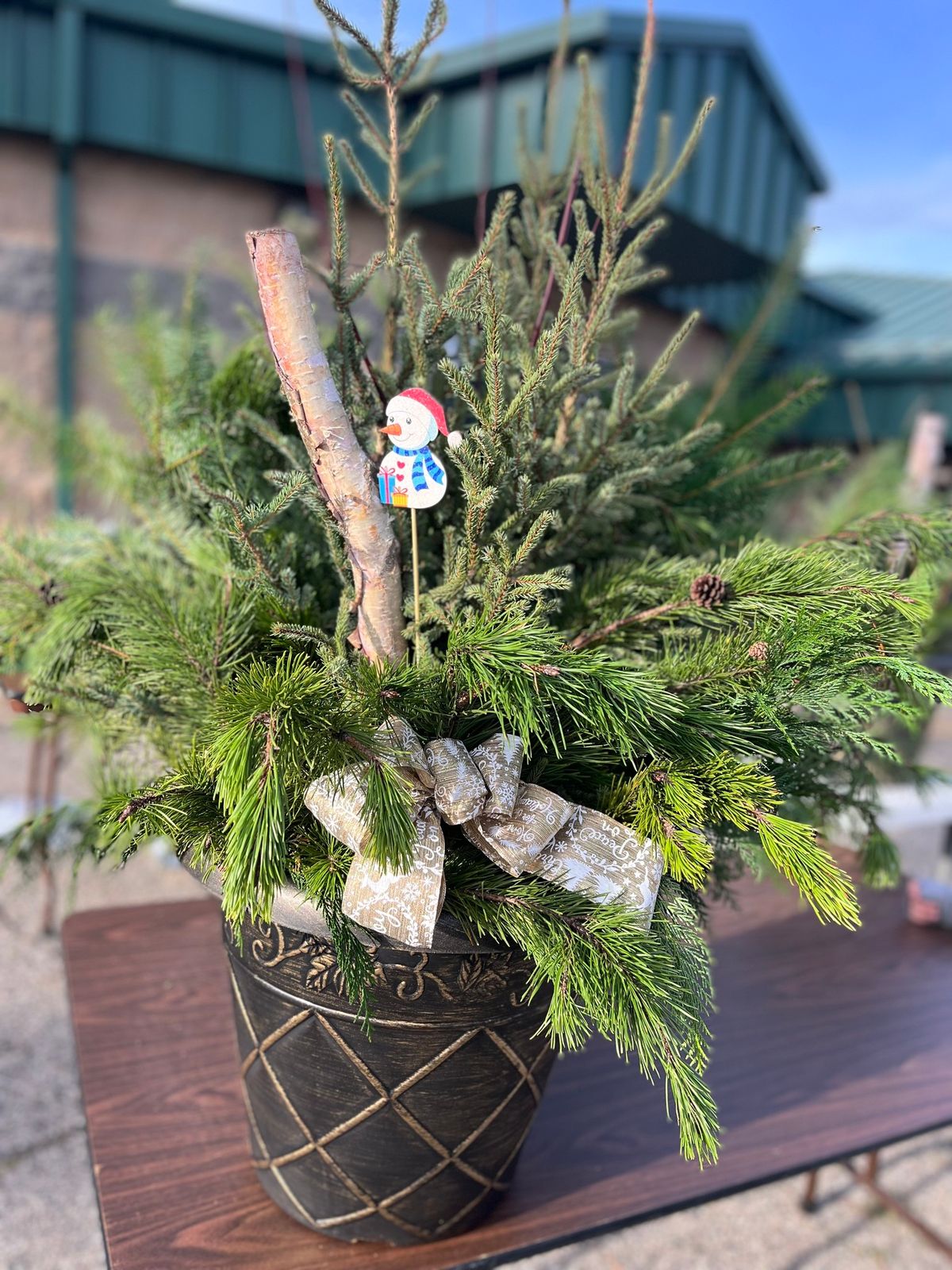 Porch Pot , Wreaths and all things wintery open house 