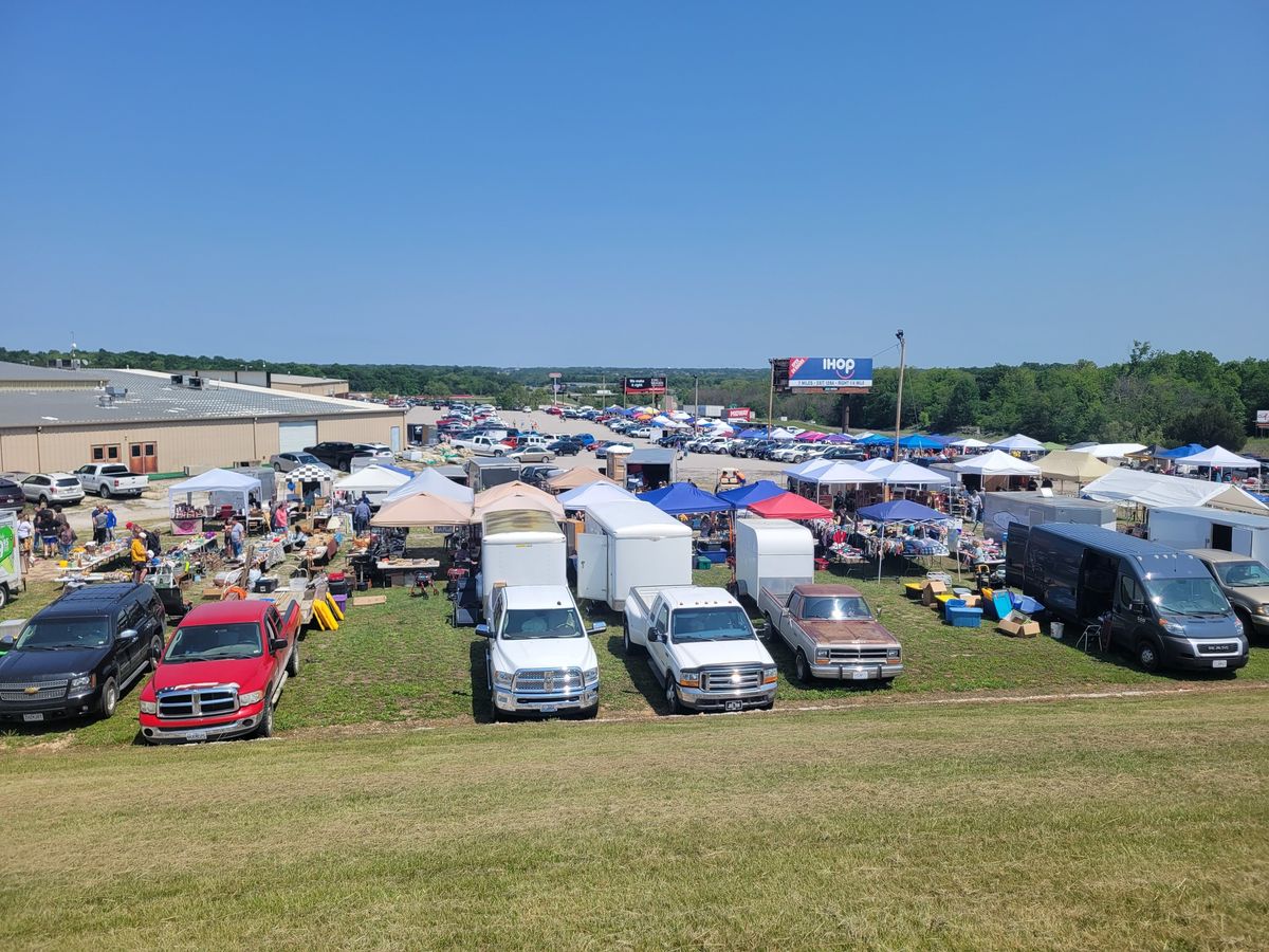 Midway Antique Mall Spring Outdoor Flea Market