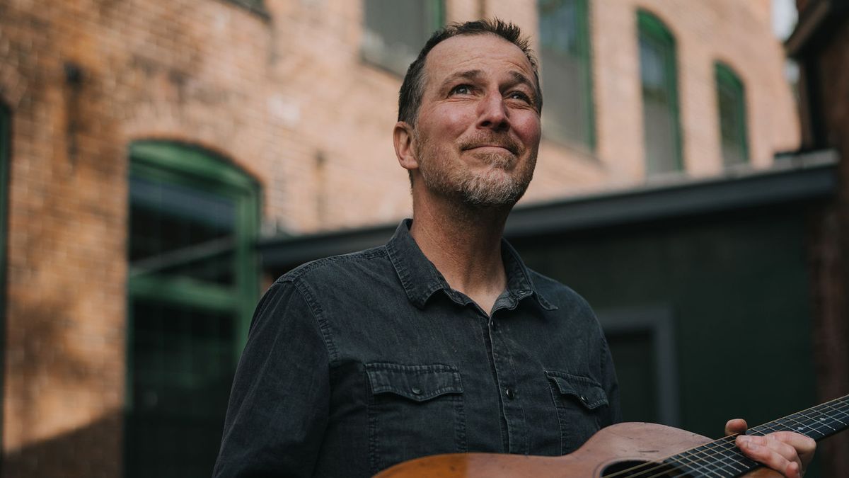 Peter Mulvey at Caffe Lena