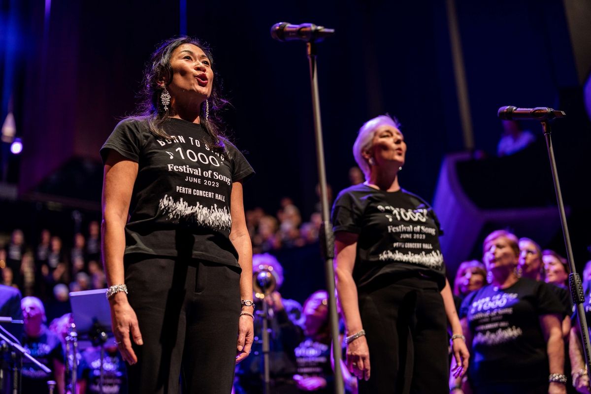 Born to Sing: 1000 Voice Choir