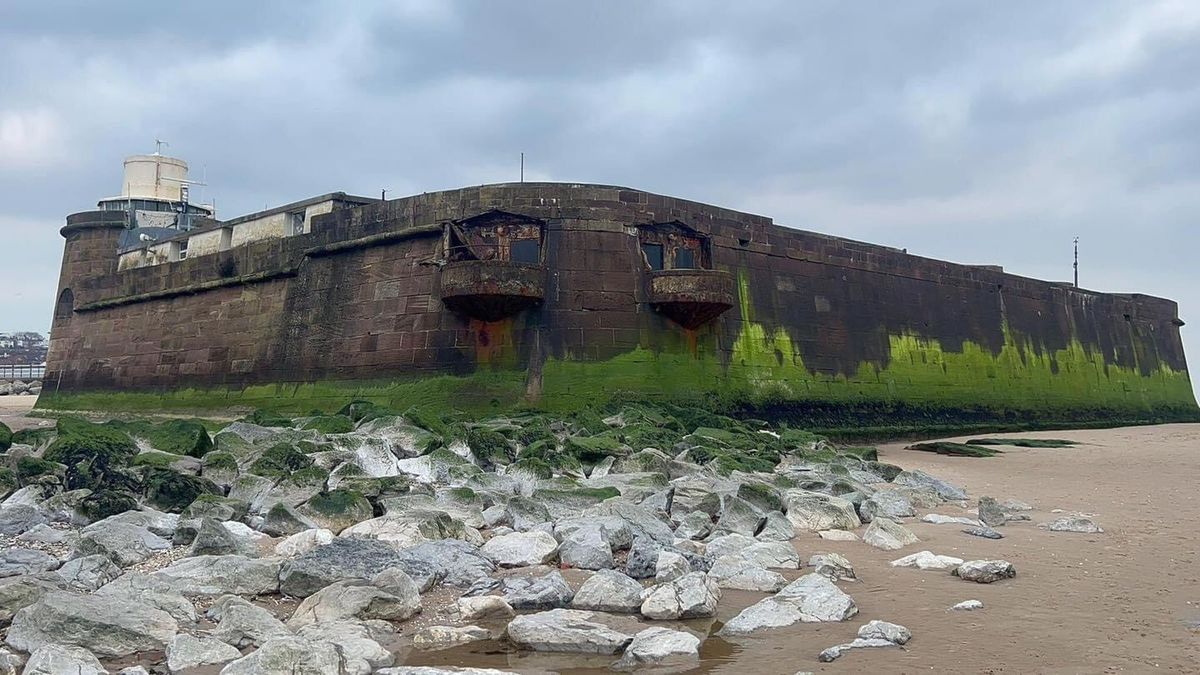 WW2 History Talk & Walking Tour at Fort Perch Rock - When the Bombs Dropped on New Brighton