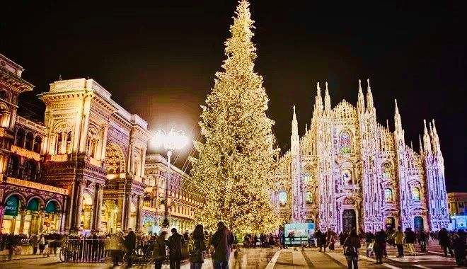 Accensione Albero di Natale in Piazza Duomo